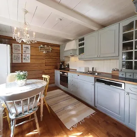 Semesterbostad Nordlandshus On Historic Farm Site On Vega