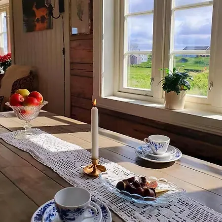 Nordlandshus On Historic Farm Site On Vega Semesterbostad *
