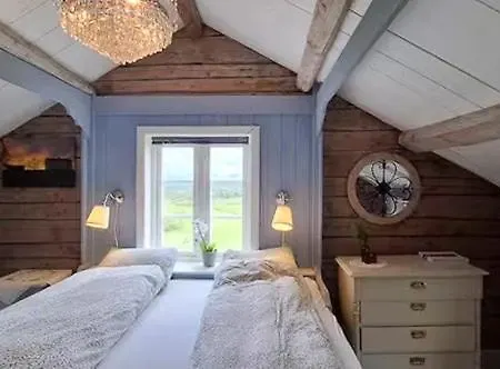 Nordlandshus On Historic Farm Site On Vega