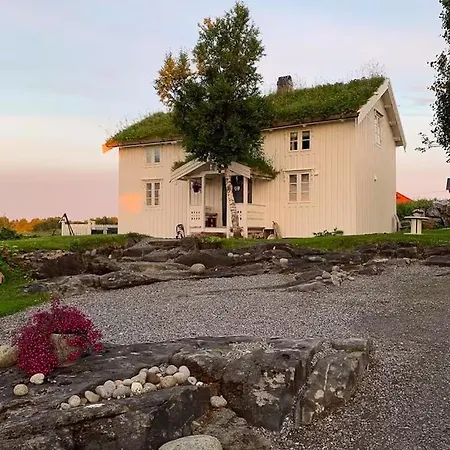 Nordlandshus On Historic Farm Site On Vega Semesterbostad *