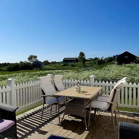 Nordlandshus On Historic Farm Site On Vega